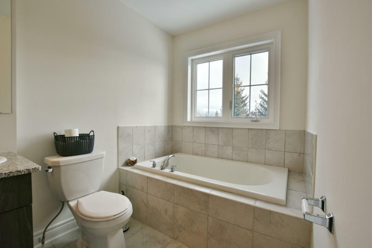 New Blue Mountain Village Snowbridge Executive Townhome Sleeps 10 With Outdoor Pool And Shuttle Nottawa Exterior photo