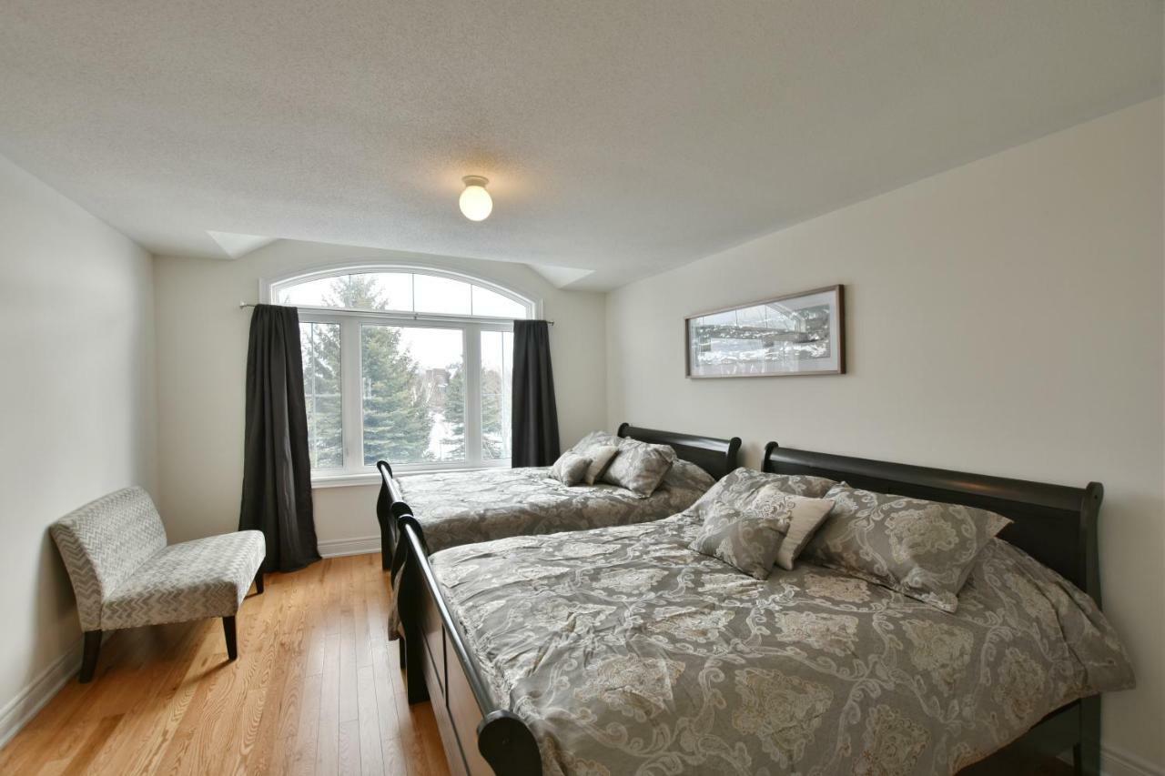 New Blue Mountain Village Snowbridge Executive Townhome Sleeps 10 With Outdoor Pool And Shuttle Nottawa Exterior photo
